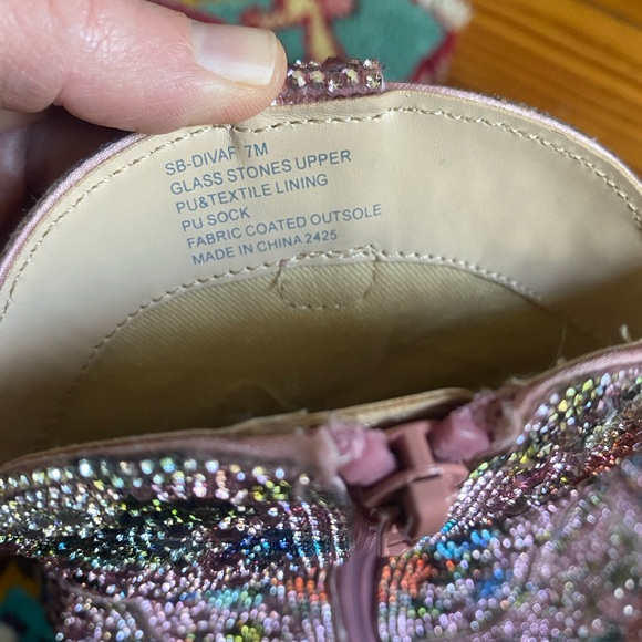 Betsey Johnson Diva Floral Rhinestone Embellished Cowgirl Ankle Boots Size 7 - Picture 6 of 11